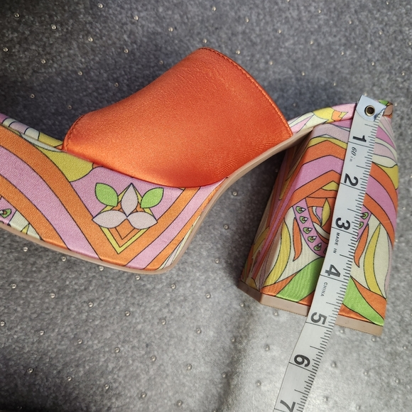 Multi color Heels - Picture 9 of 9